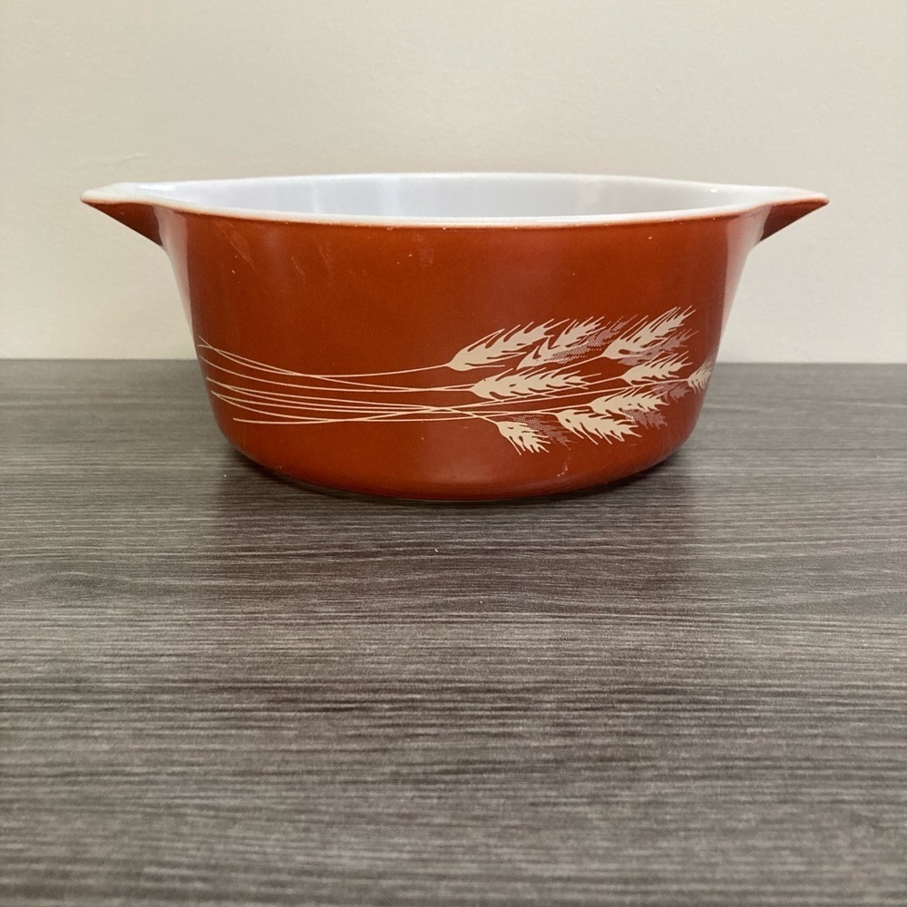 Pyrex Vintage Autumn Harvest Wheat Serving Casserole Dish 2.5 L 475-B